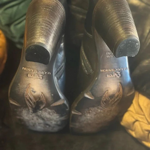 🔥🔥These boots are freaking awesome over the knee made in Italy